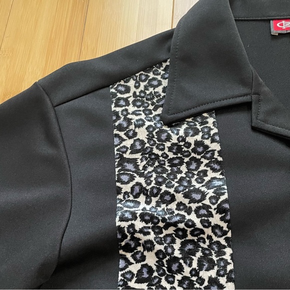 Retro Bowling Shirt Black Animal Print Size Medium Short Sleeve - Picture 3 of 10